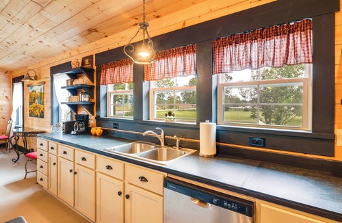 Saint Francis Cottage | Loretto Cottage on Bourbon Trail w/Fire Pit