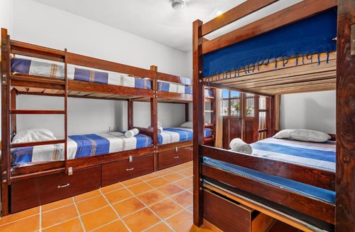 Diaz Ordaz Hotel | Los Gonzalez Hotel by Monyxbnb