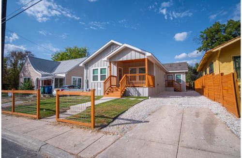 Historic Garderns House | Lovely Charming 4BR2.5BA Near Downtowns Prime
