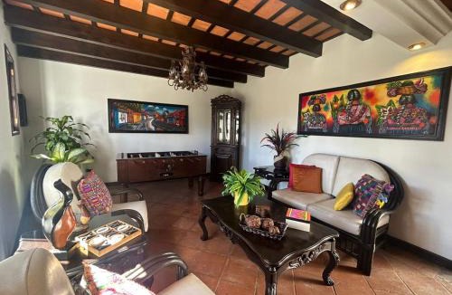 Chisec House | Lovely house in Antigua Guatemala