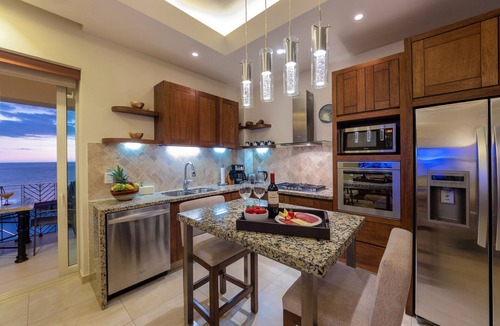 Amapas Apartment | Lovely Ocean View Condo; Fully renewed!