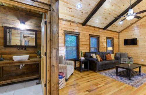 Broken Bow House | Low Rider Lodge - Backs to Pine Forest and ATV Trail Access from Driveway