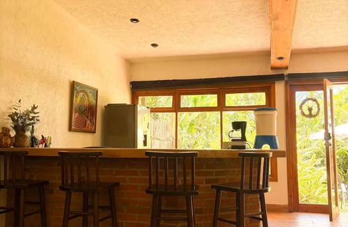 Pasajcap House | Luciérnaga–Big Central Studio con acceso al lago y jardín