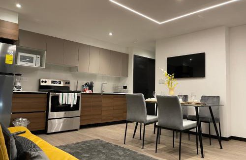 Zona 10 Apartment | Lujoso Apto 1,2 ó 3 Habitaciones cerca Oakland Place Z10 GT Wifi Piscina Gimnasio Parqueo