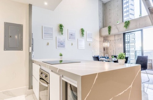 Monterrey Centro Apartment | Lujoso Departamento con doble altura, 3 recámaras y 2 pisos en zona La Purísima