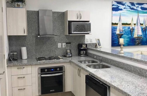 Villa Marina Condo | Lujoso departamento frente al mar