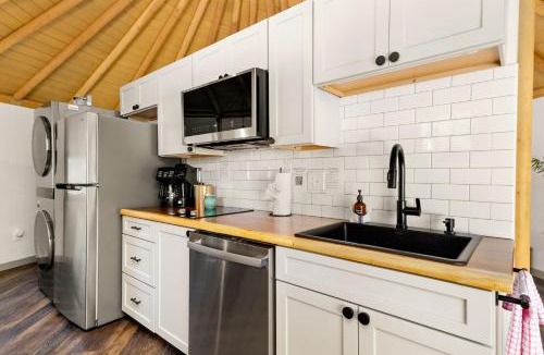 Canyon Lake House | Luna Luxury Yurt-Cabin - Canyon Lake - Hot Tub