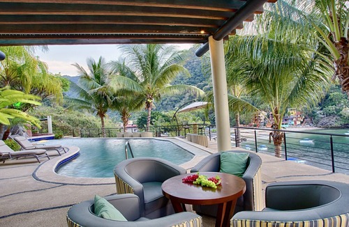 Boca de Tomatlan Villa | Luna Suite with two king size beds, with walk out terrace overlooking the beach