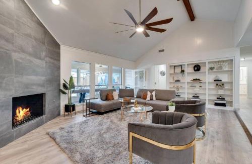 Lake Highlands House | Lux Pool & Hot Tub Oasis, Game Room, Sleeps 12
