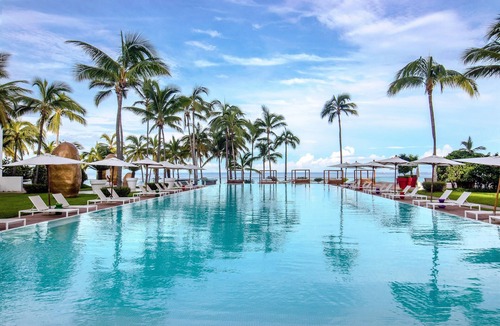 North Hotel Zone Condo | Luxe 4BR Oceanfront Condo w/Panoramic Views |Pool