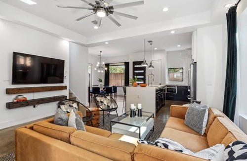 Govalle House | Luxe East Austin Home | Pool, Grill & Rooftop Deck