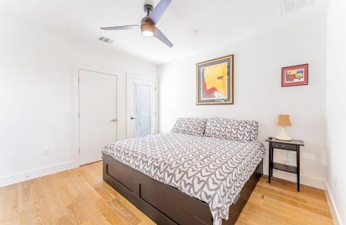 Blackshear-Prospect Hill House | Luxe East Downtown 3BR Condo, Walk to Bars, Restaurants, Shops
