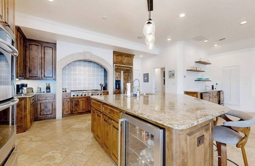Horseshoe Bay West House | Luxe Lakefront Retreat With Private Pool, Spa, Lakeside Terrace, Gourmet Kitchen