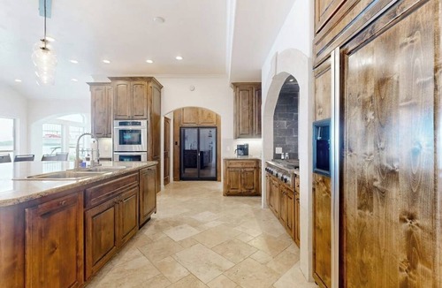 Horseshoe Bay West House | Luxe Lakefront Retreat With Private Pool, Spa, Lakeside Terrace, Gourmet Kitchen