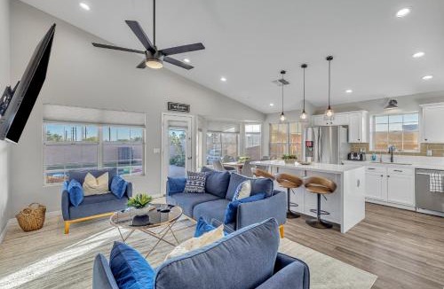 Mountain Park Ranch House | Luxe Phoenix Getaway (heated pool, mountain view)