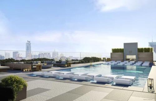 Rainey Street Historic District House | Luxe Rainey St High Rise - Heated Pool - Gym - ATX