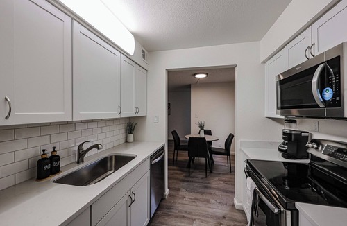 Entertainment District Apartment | Luxurious 1BR Retreat w/Sofa Bed | Downtown