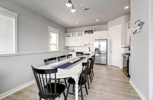 Sailhouse House | Luxurious Beach House with Pool Incredible for Small Groups in Rockport, Texas