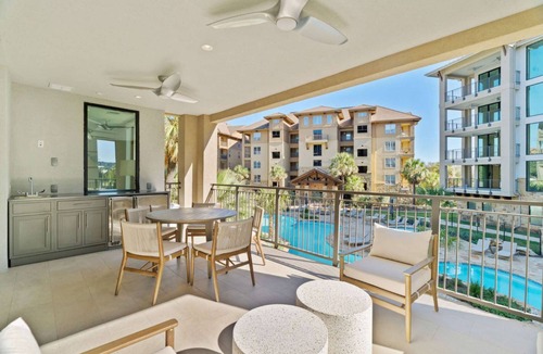 Horseshoe Bay Apartment | Luxurious Lakefront Stay + Dining, Golf, & Spa