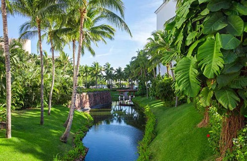 Isla Iguana Resort | Luxurious Resort Master Room at Mayan Palace