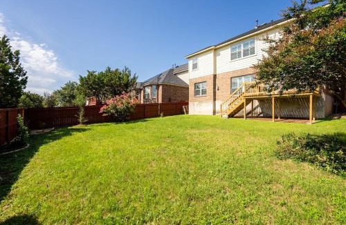 Wetmore House | ★ Luxurious Two-Story Home ★ Near La Cantera/Rim