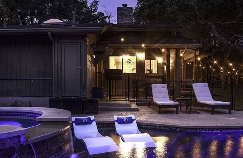 Northwest Hills Northwest Oaks House | Luxurious Villa w/ King Bed+ Hot tub+ Pool!
