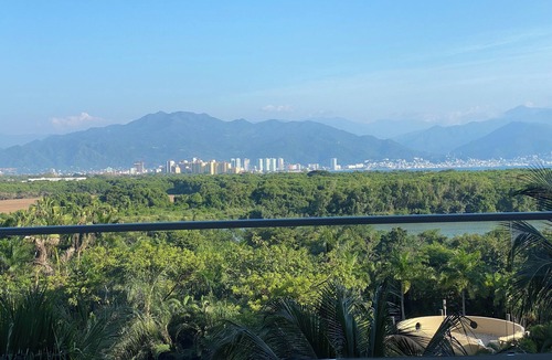 Las Jarretaderas Apartment | Luxury 2-bedroom loft with WiFi, with fitness room in marvelous Nuevo Vallarta
