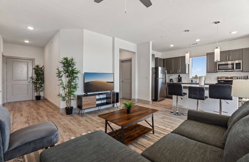 Stony Ridge North Apartment | Luxury 2BD/2BA Next to Airport z12g