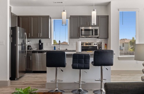 Stony Ridge North Apartment | Luxury 2BD/2BA Next to Airport z12g