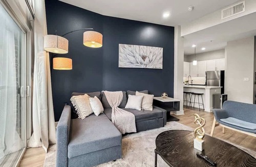 Deep Ellum Apartment | Luxury 2BD | Deep Ellum | Parking | Pool+Gym