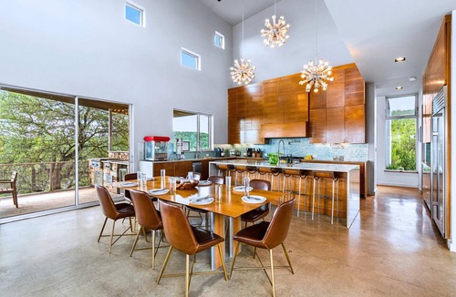 Dripping Springs House | Luxury 7BR Hill Country Gem with Barndominium
