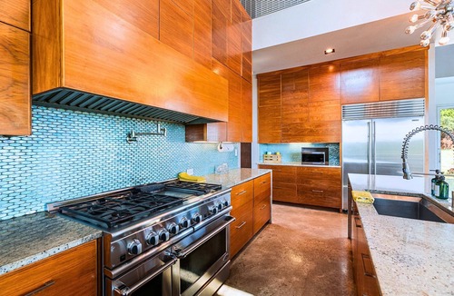 Dripping Springs House | Luxury 7BR Hill Country Gem with Barndominium