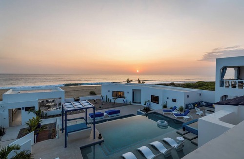 El Pescadero House | Luxury Beachfront Santorini Palace. Chef Included!