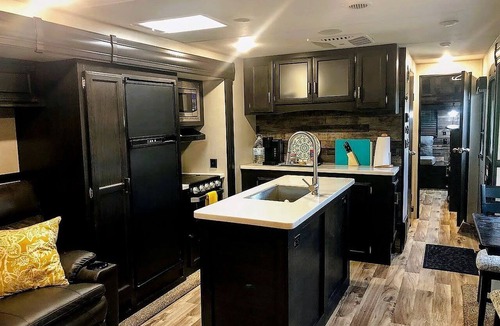 Dripping Springs House | Luxury Caravan Rental in Texas for Amazing Glamping Getaways