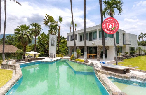 Yautepec House | Luxury & Comfort in Boutique Hotel | Steam & pool