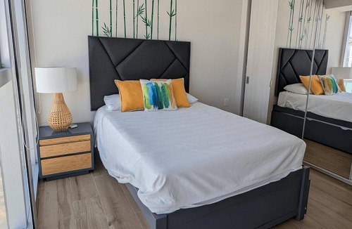 Financial District Apartment | Luxury Condo in Lobby33 near Andares By Bamboo