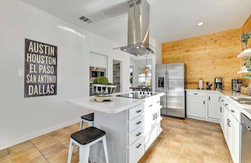 Dripping Springs House | Luxury Dripping Springs Home-Pool&Hot-Tub Firepit!