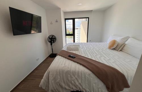 Zona 14 Apartment | Luxury High-Floor 3 Bedroom Apartment FREE Pool & Gym
