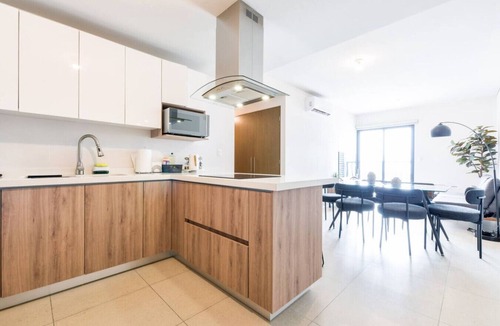 Monterrey Centro Apartment | ¡Luxury in Santa Lucía! 7 guests + Wifi 3BR|2br