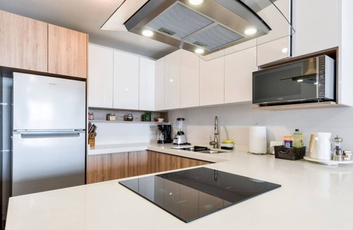 Monterrey Centro Apartment | ¡Luxury in Santa Lucía! 7 guests + Wifi 3BR|2br