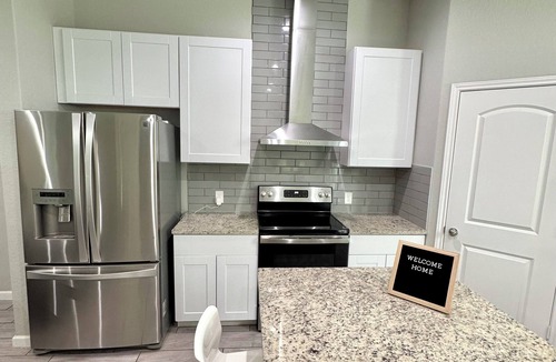 Eastside Promise Neighborhood House | Luxury Modern Home Frost/Freeman/Pearl/Riverwalk