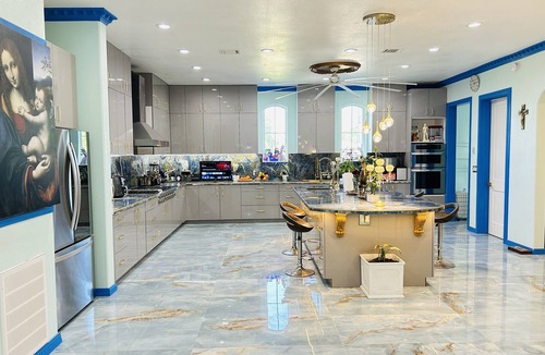 Alvin Villa | LUXURY/PALACE