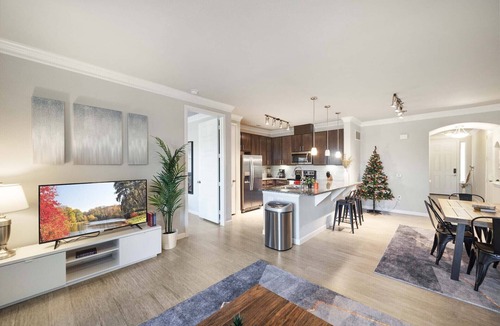 McNeil Apartment | Luxury Townhome + Pool | North Austin | Evonify 1460