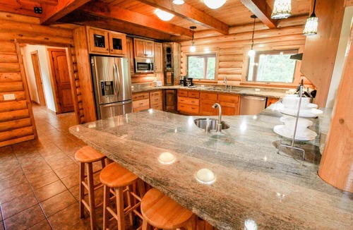 Whitefish House | Luxury Whitefish & Glacier Log Lodge Hot Tub 2 King Suites Firepit & Yard