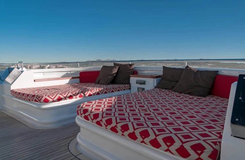 Las Garzas Boat Rental | Luxury Yacht in La Paz