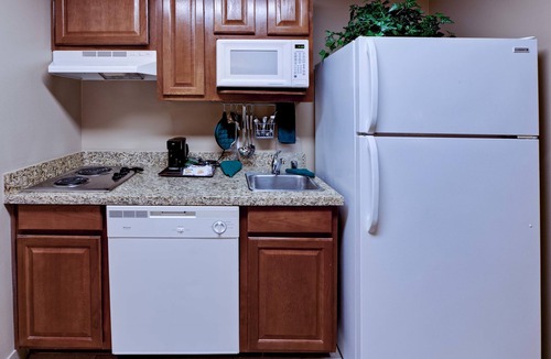 Addison Hotel | MainStay Suites Addison-Dallas