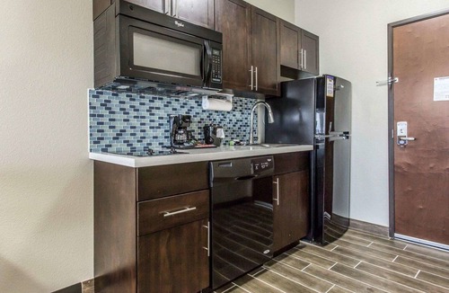 Midland Hotel | MainStay Suites Midland