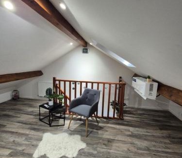 Meyzieu Nord Ouest House | Maisonnette proche de Lyon