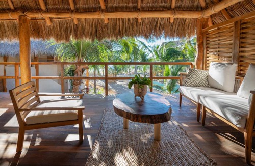 Boca de Iguanas Hotel | Mangle Rojo Palafitos
