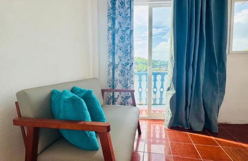 Flores House | Maple Guest House